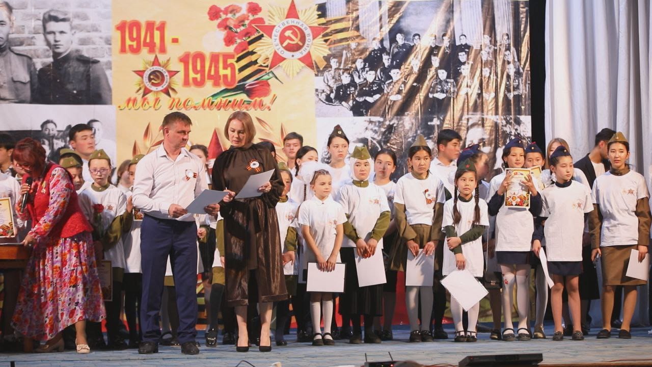 В Джалал-Абаде состоялся второй межрегиональный фестиваль "Льется песня фронтовая"
